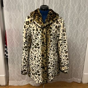 Snow Leopard Faux Fur Winter Coat Girls XL (14/16)